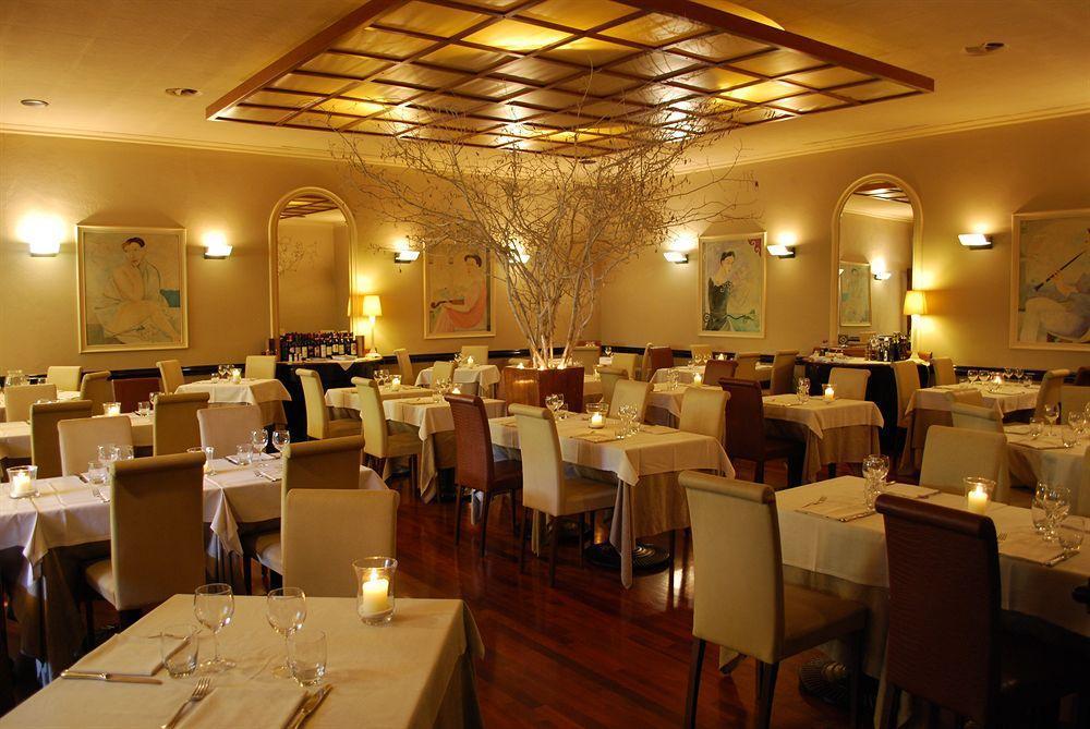 Albergo Giardino เชอร์นอบบิโอ ภายนอก รูปภาพ