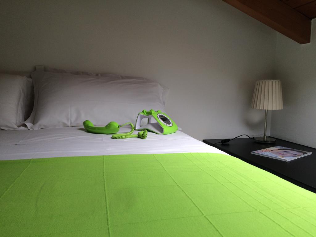 Albergo Giardino เชอร์นอบบิโอ ภายนอก รูปภาพ