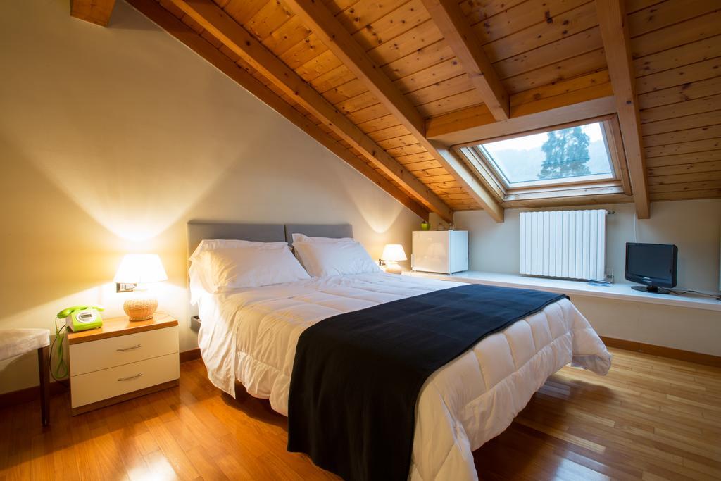 Albergo Giardino เชอร์นอบบิโอ ภายนอก รูปภาพ