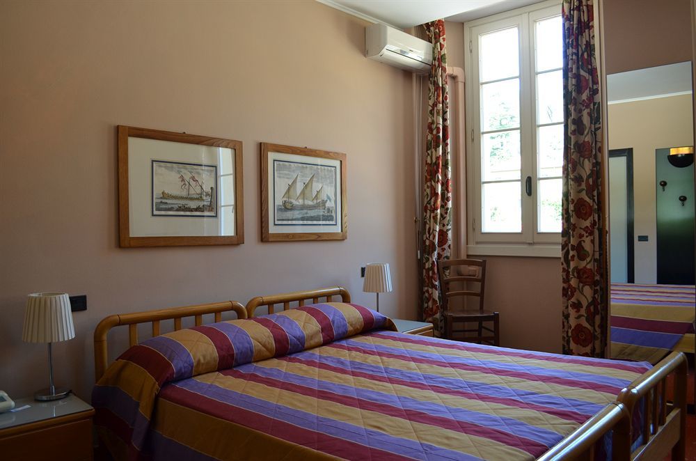 Albergo Giardino เชอร์นอบบิโอ ภายนอก รูปภาพ