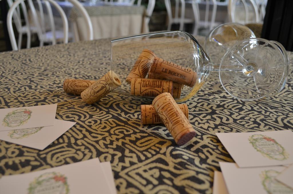 Albergo Giardino เชอร์นอบบิโอ ภายนอก รูปภาพ